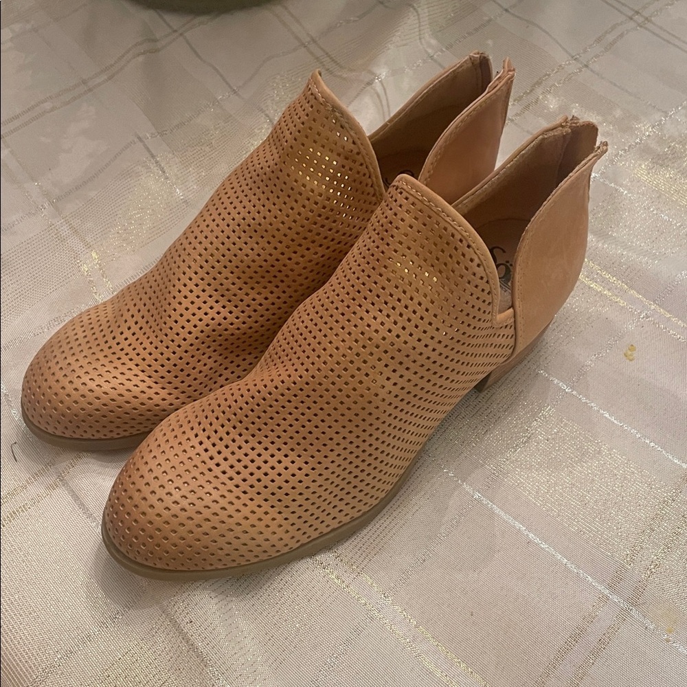 Sofft Tan Perforated Ankle Boots